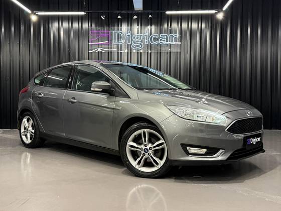 FORD FOCUS 1.6 SE 16V FLEX 4P MANUAL FORD FOCUS 1.6 SE 16V FLEX 4P MANUAL